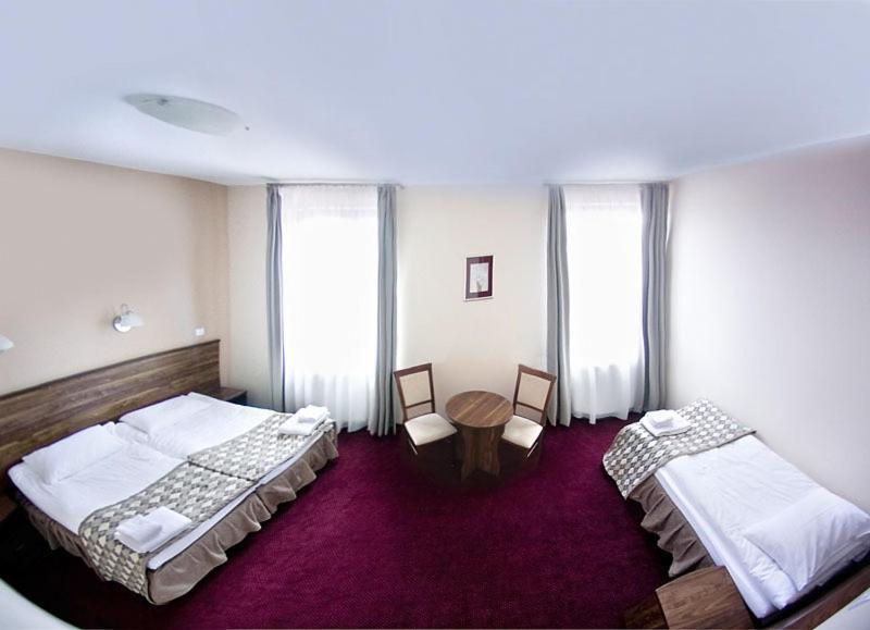 Hotel Belfort Łomża Habitación foto