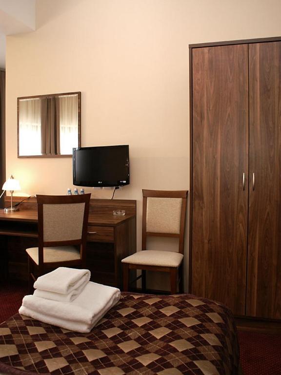 Hotel Belfort Łomża Habitación foto